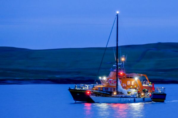 lifeboat-tows-yacht-to-safety-after-engine-fault