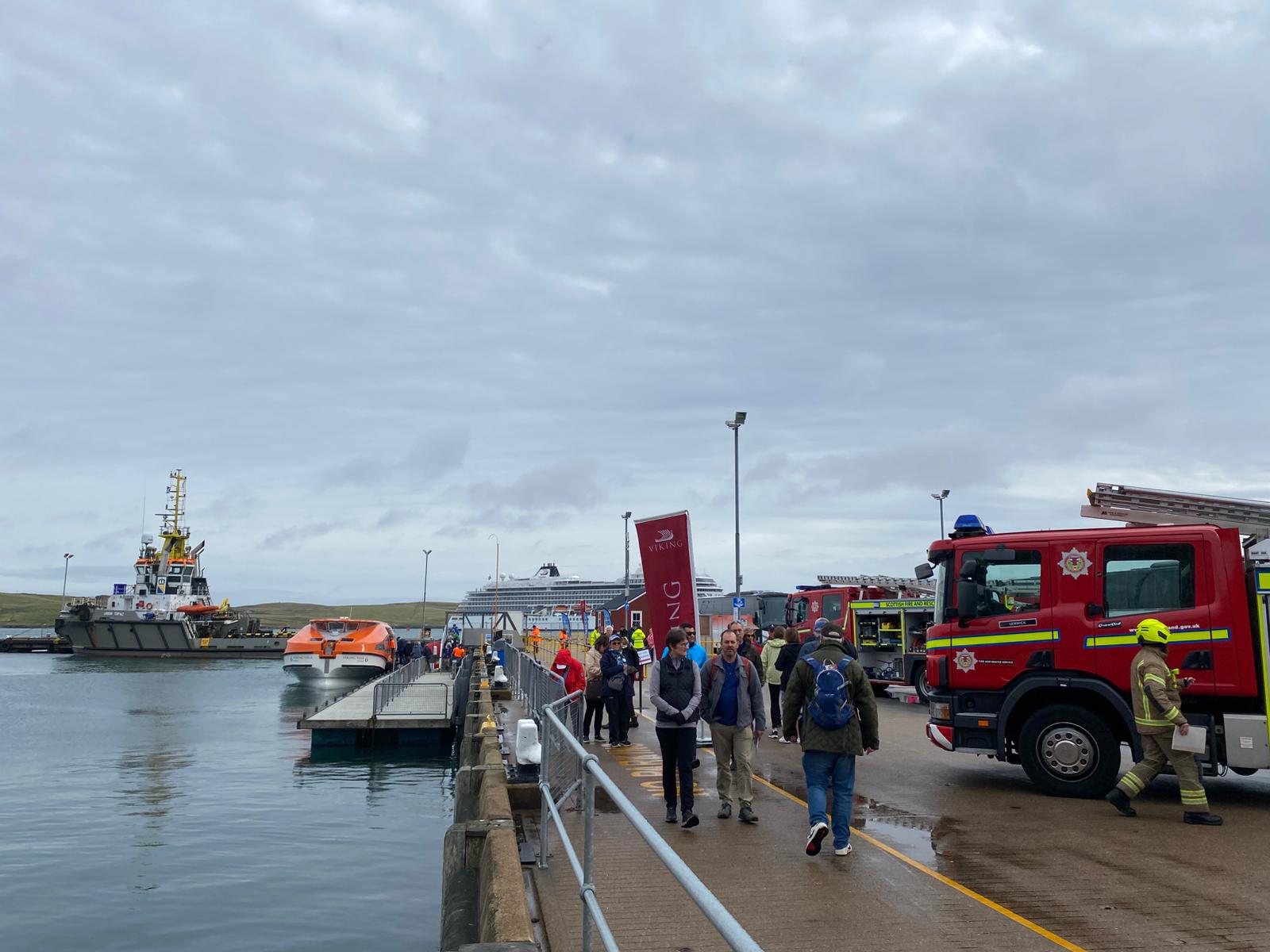 fire-crews-called-to-smoking-bus-brakes-in-lerwick