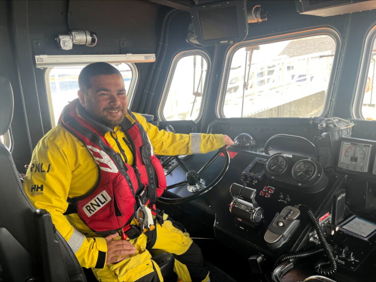 experienced-lifesaver-‘honoured’-to-be-appointed-as-aith-rnli’s-coxswain