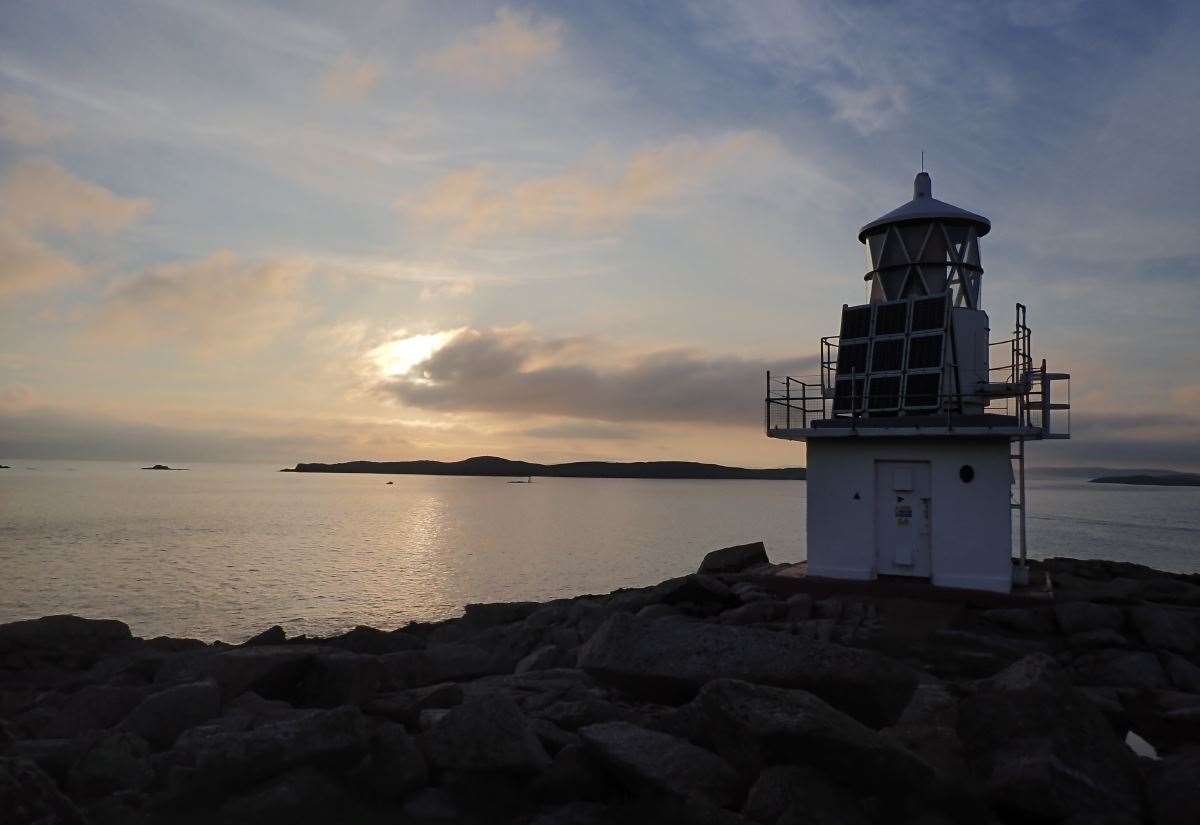 light-fantastic-on-spectacular-shetland-coastal-walk