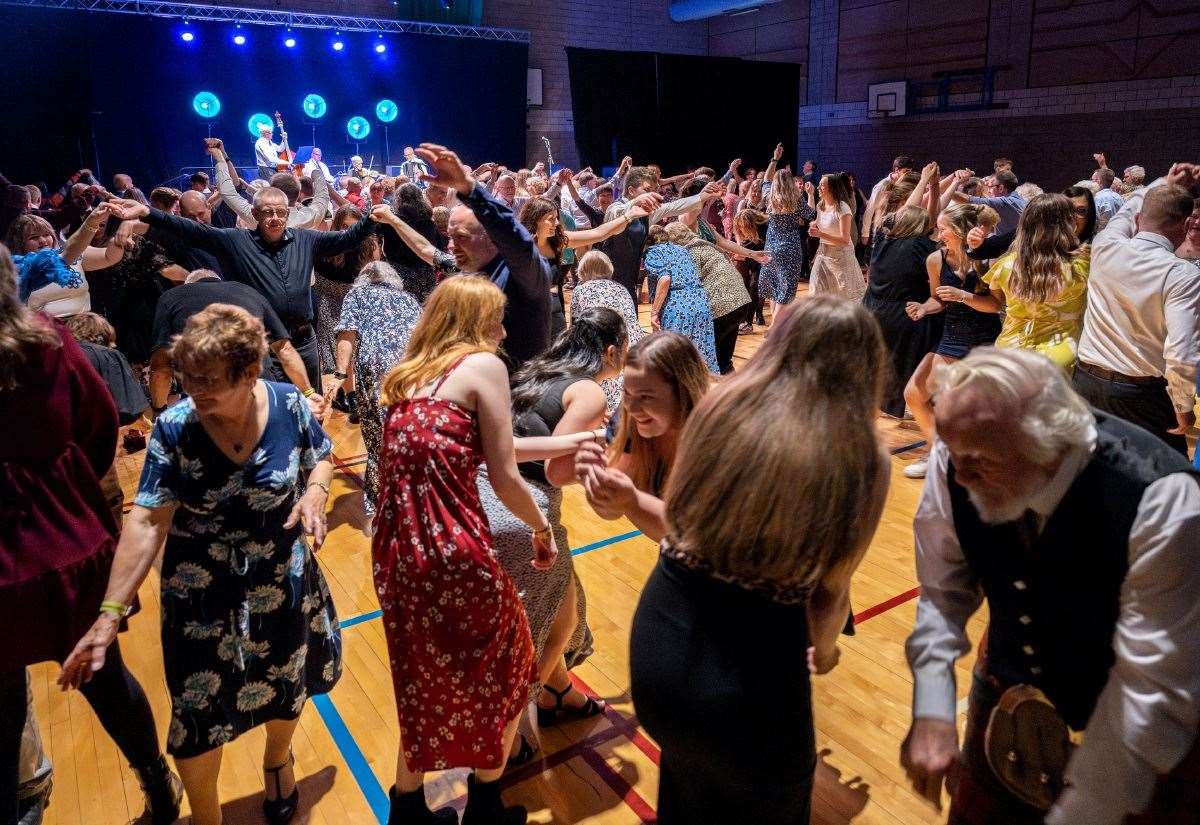 festival-kept-feet-tapping-till-the-‘wee-smaa-oors’