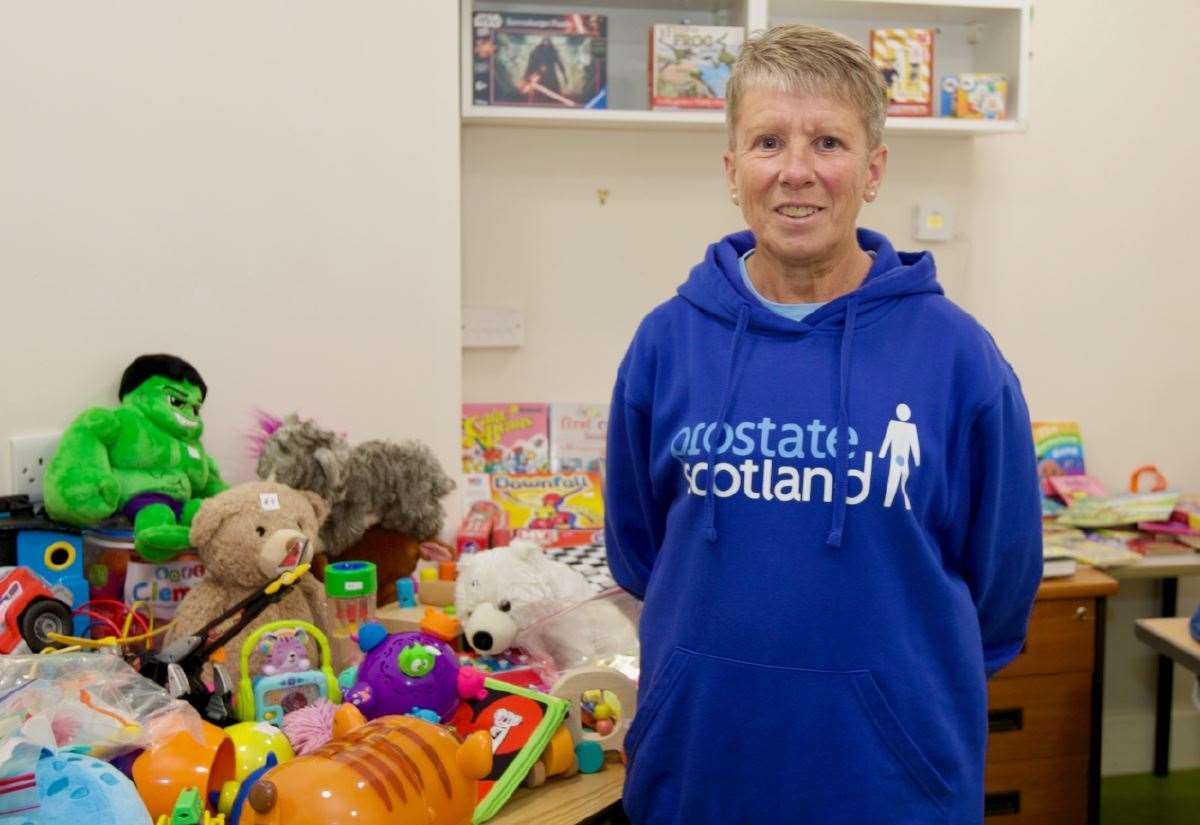 prolific-fundraiser-holds-pop-up-shop-in-scalloway