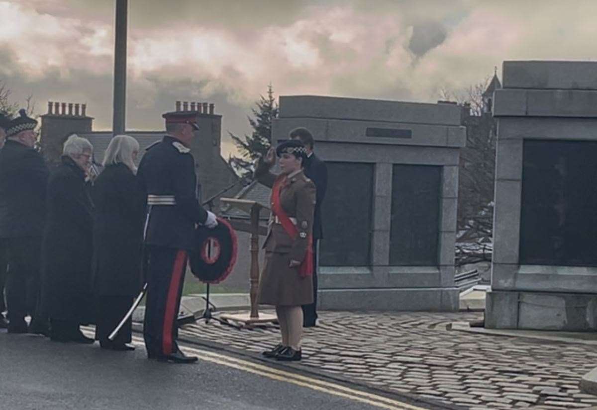 remembrance-sunday-marked-at-lerwick-war-memorial