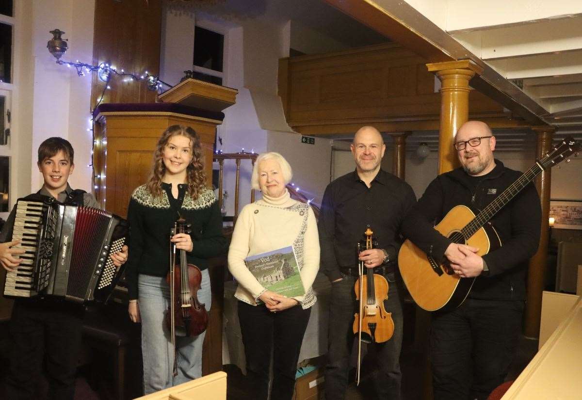 poetry-and-music-at-lunna-kirk