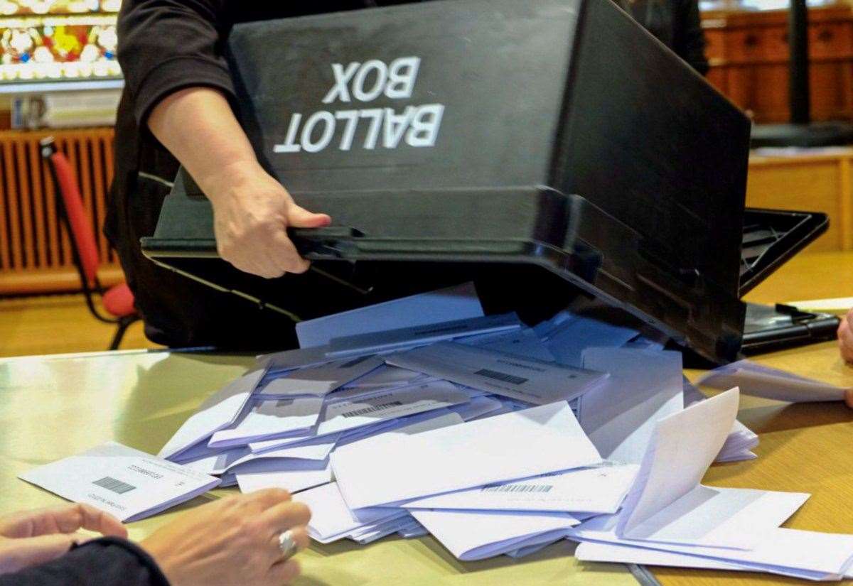 long-serving-community-councillors-to-step-back