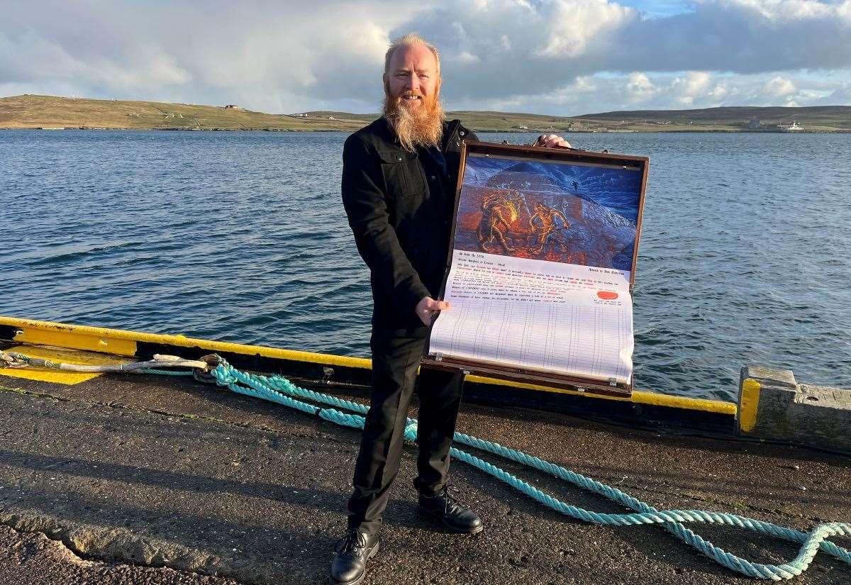‘this-is-what-keeps-the-festival-going’-–-guizer-jarl-heads-out-with-the-up-helly-aa-collecting-sheet-to-raise-vital-funds