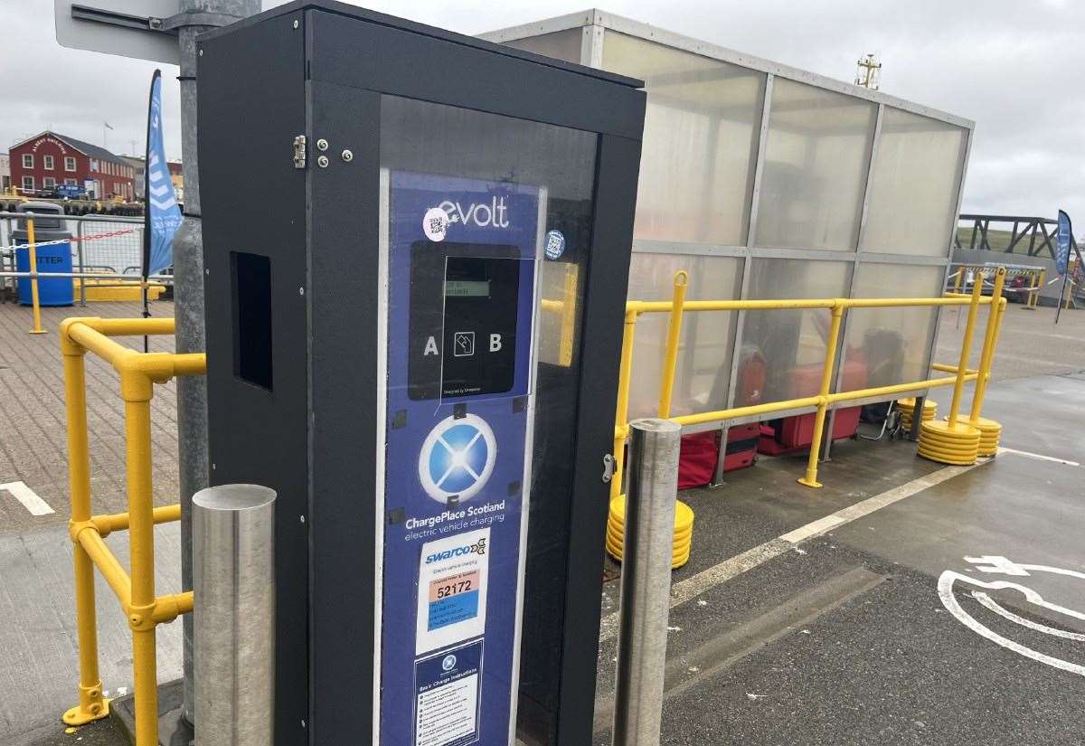 council-considers-opening-its-ev-charge-points-to-drivers-“stranded”-by-unreliable-public-network